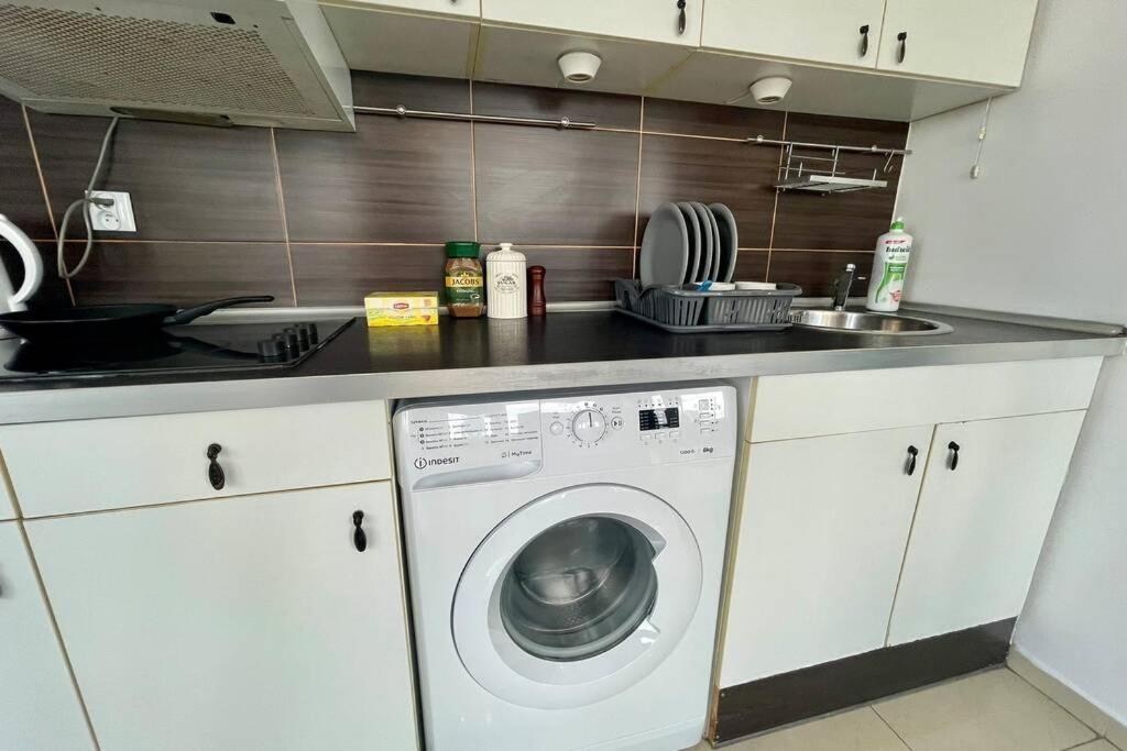 Sawa Apartment 2Xmetro Wifi 500 Mbs 50'Tv Netflix Hbo Appletv+ Warschau Exterior foto